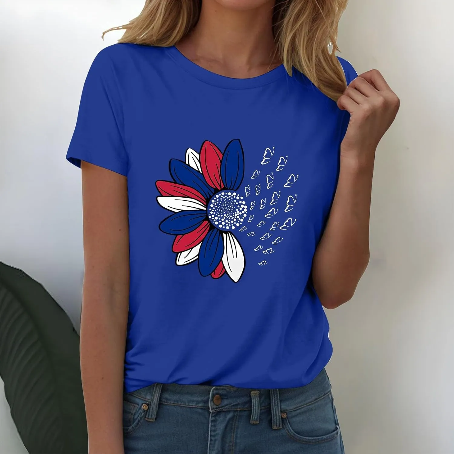 Womens Summer Short Sleeve Tops Vintage Floral Crew Neck Loose Fit Tees Casual Summer Basic Tunic Top Trendy 2025