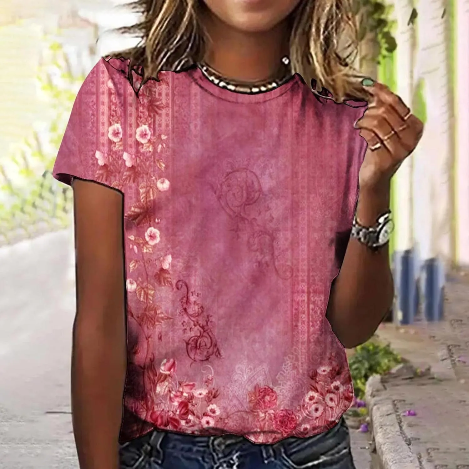 Womens Tops Round Neck Short Sleeve Floral Printed T Shirts 2024 Summer Fashion Basic Boho T Shirts